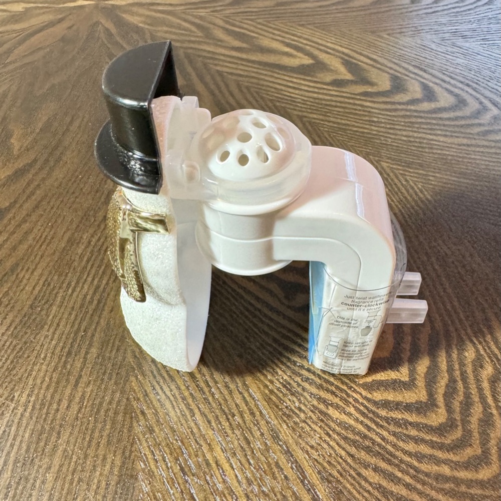SNOWMAN Nightlight Plug - Picture 4 of 5